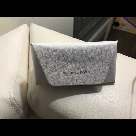 MICHAEL KORS SUNGLASSES - Picture 2 of 4